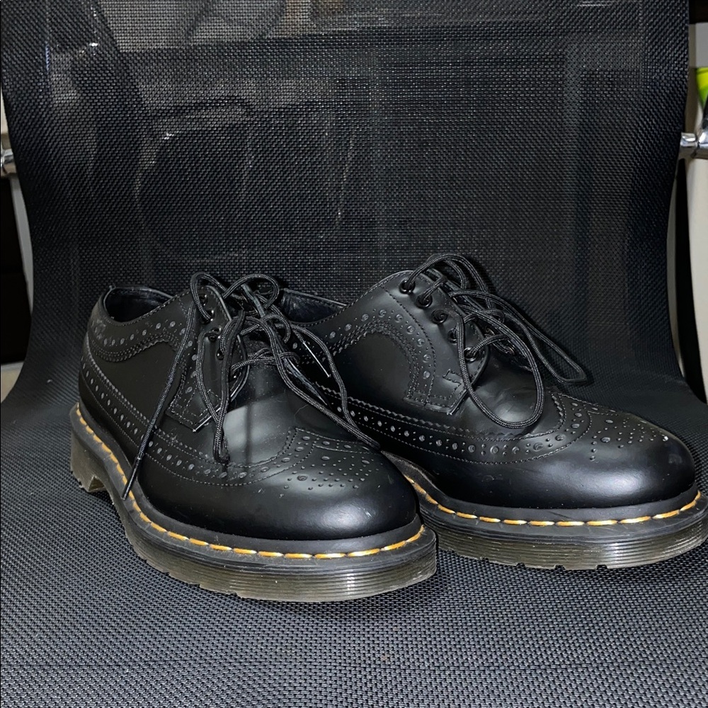 DOC MARTEN DRESS SHOES 
MEN 6